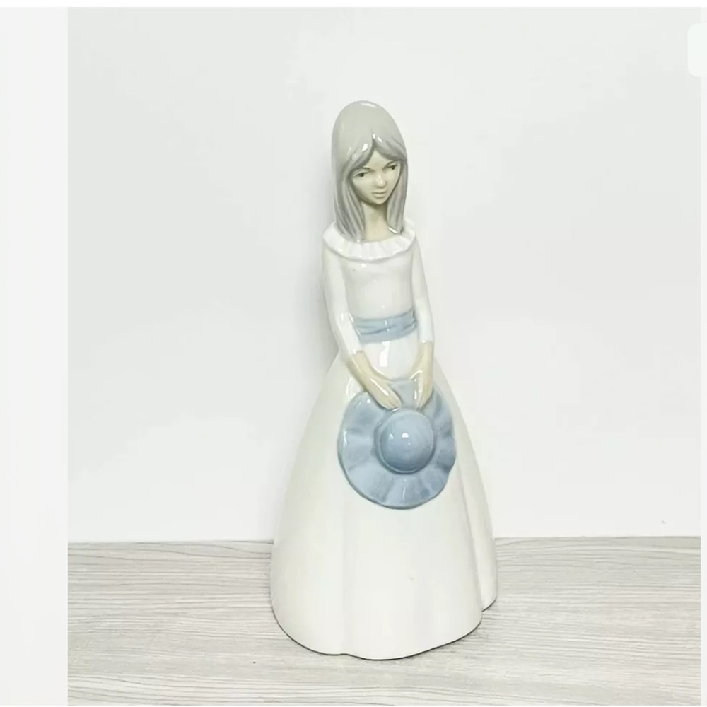 Margarita Figurine by Porcelanas Miguel Requena